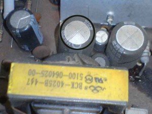 capasitor-100uf160-volt-filter-power-supply-televisi-Akira-CT21PF9-300x225